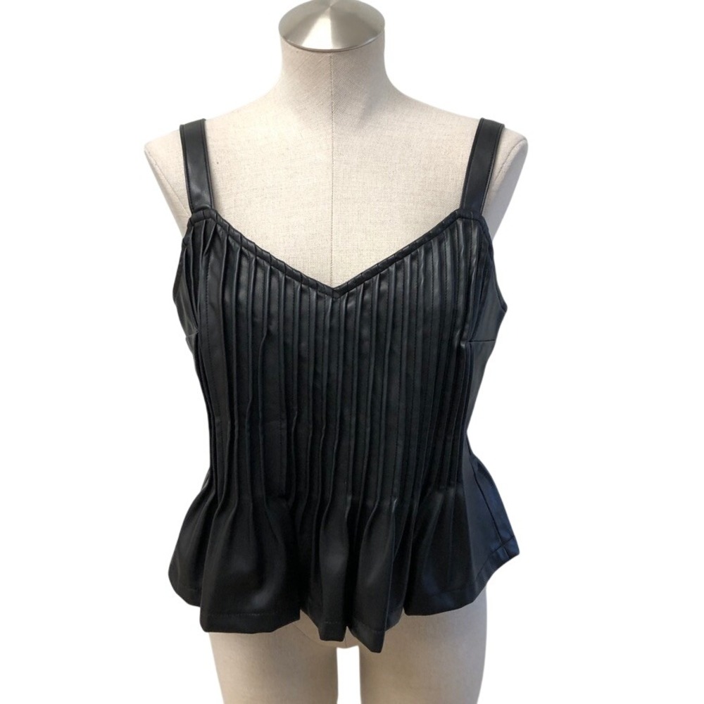 Let Me Be Peplum Top Womens Small Black Faux Leather Pleated‎ V-Neck Camisole